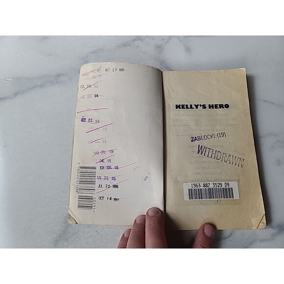 Kelly's Hero By Beth Cruise Paperback - Picture 2 of 10